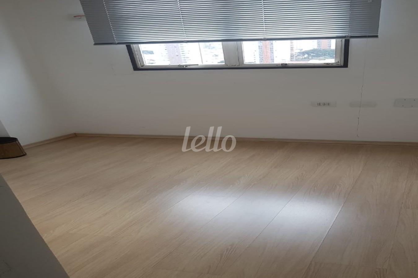 SALA de Sala / Conjunto para alugar, Padrão com 33 m², e 1 vaga em Santana - São Paulo