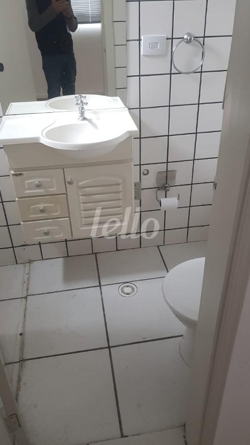 BANHEIRO de Sala / Conjunto para alugar, Padrão com 33 m², e 1 vaga em Santana - São Paulo