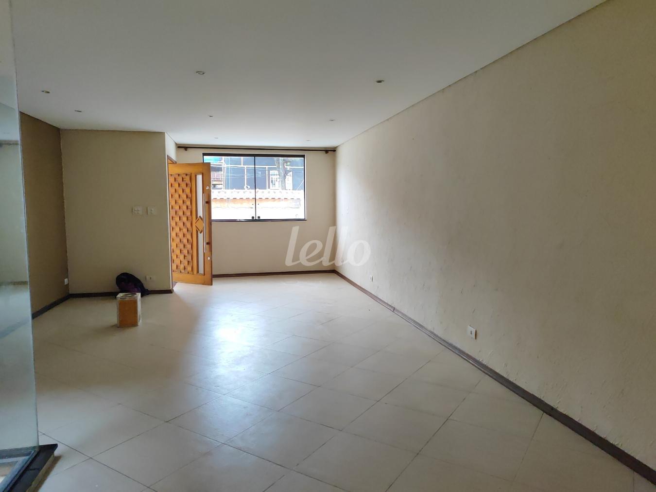 1-SALA-001.JPG de Casa para alugar, sobrado com 200 m², 3 quartos e em Vila Centenário - São Paulo