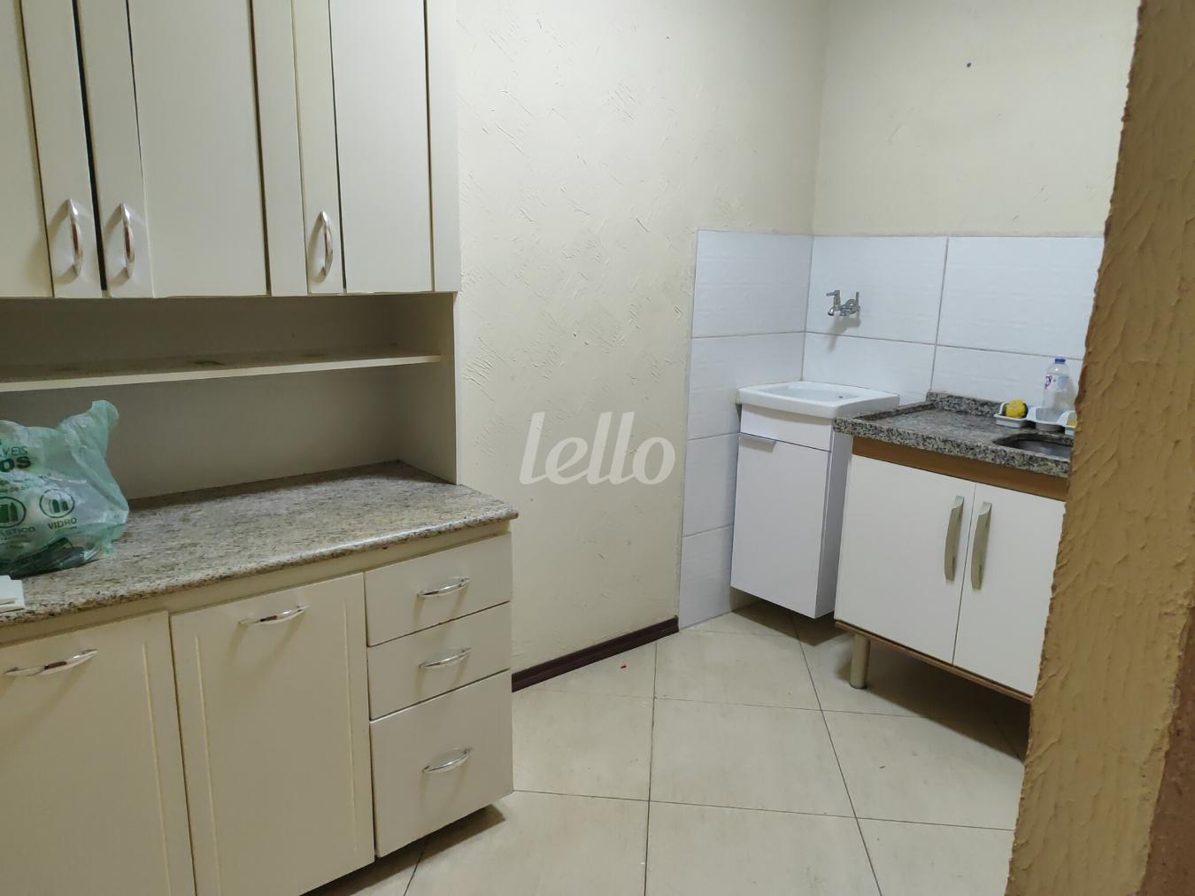 3-COZINHA-001.JPG de Casa para alugar, sobrado com 200 m², 3 quartos e em Vila Centenário - São Paulo