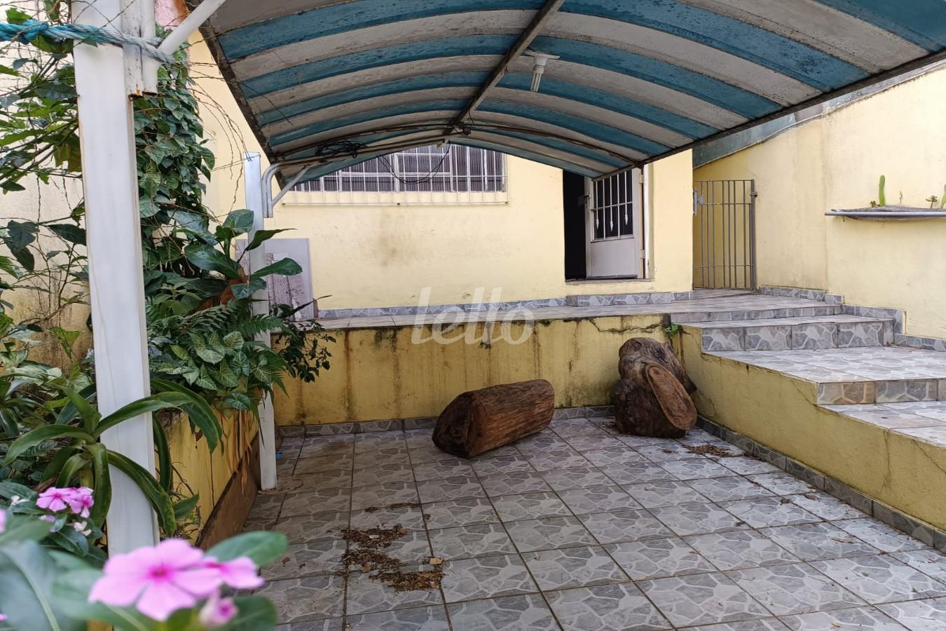 GARAGEM de Casa à venda, sobrado com 100 m², 2 quartos e 1 vaga em Vila Margarida - São Paulo