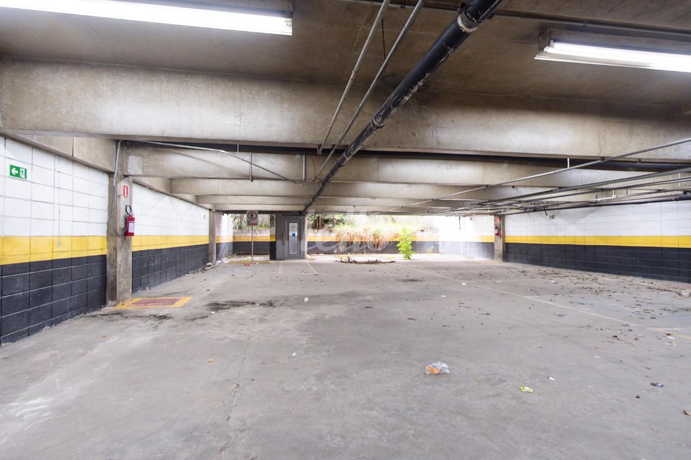 GARAGEM - SUBSOLO de Prédio Comercial para alugar, Monousuário com 836 m², e 12 vagas em Campos Elíseos - São Paulo