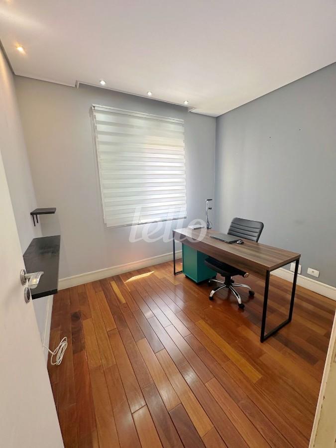 ESRITORIO de Casa à venda, sobrado com 249 m², 4 quartos e 3 vagas em Vila Gomes Cardim - São Paulo