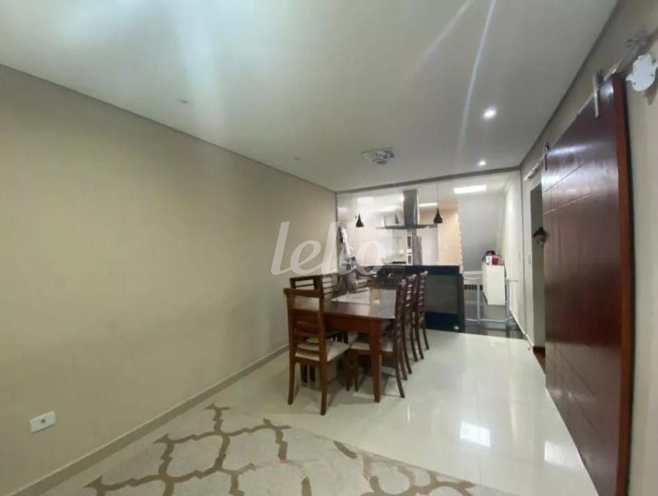 SALA DOIS AMBIENTES de Casa à venda, sobrado com 346 m², 3 quartos e 4 vagas em Jardim Paraíso - Santo André