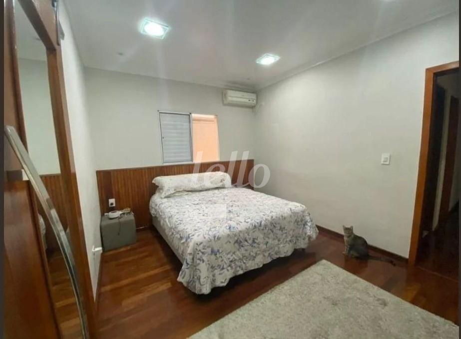 DORMITÓRIO de Casa à venda, sobrado com 346 m², 3 quartos e 4 vagas em Jardim Paraíso - Santo André