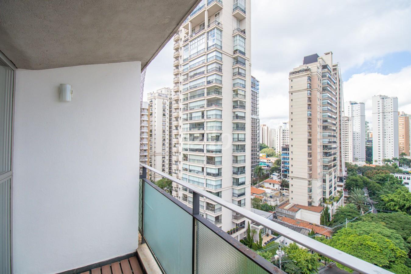 VARANDA de Apartamento para alugar, Padrão com 144 m², 2 quartos e 2 vagas em Vila Nova Conceição - São Paulo