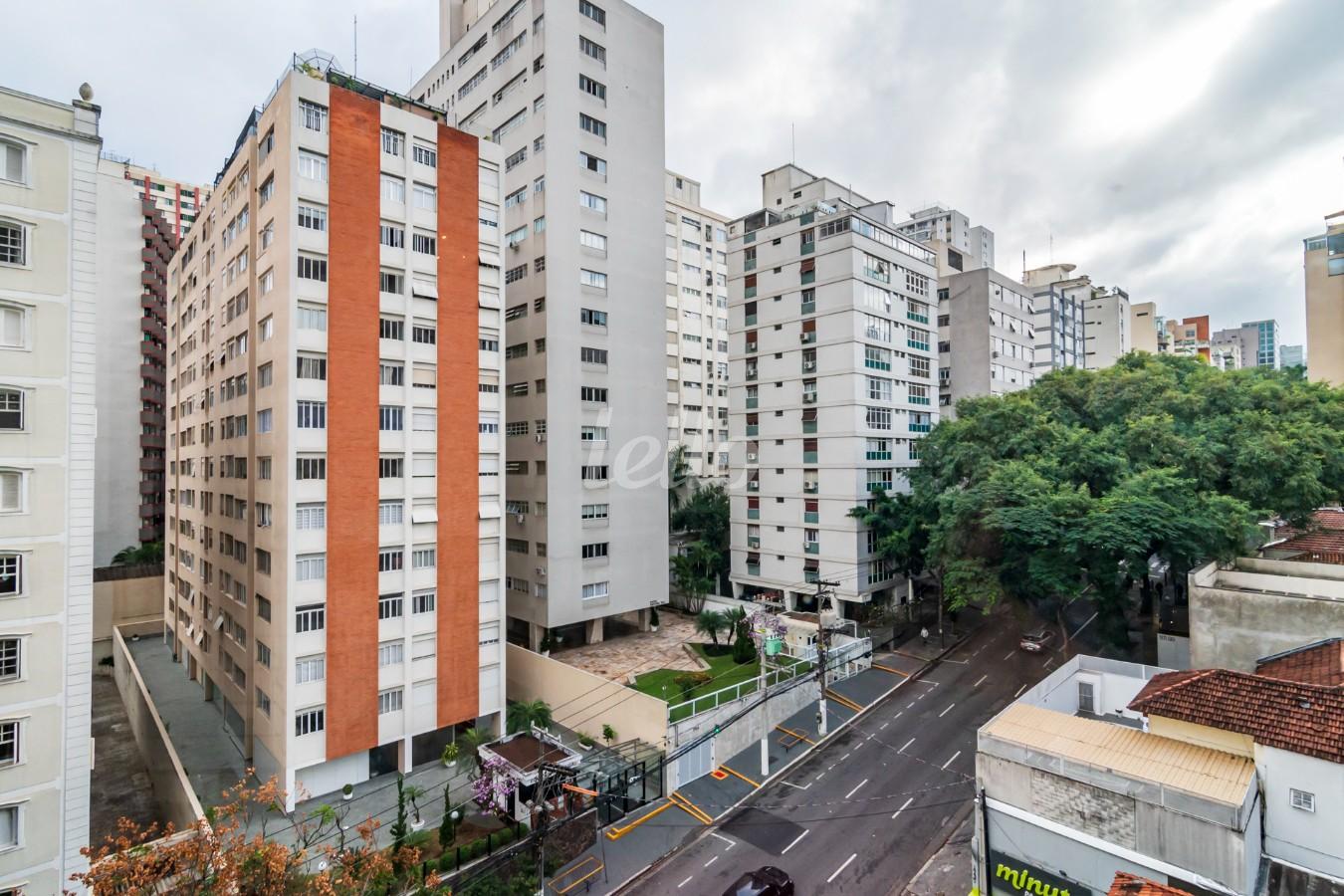 VARANDA de Apartamento à venda, Padrão com 270 m², 3 quartos e 3 vagas em Jardins - São Paulo