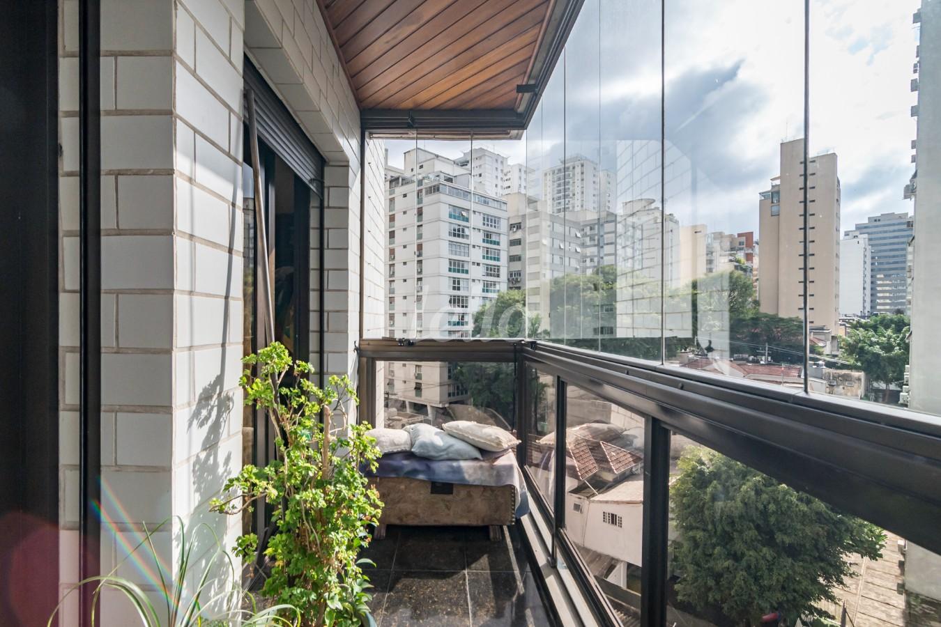 SUITE-3 de Apartamento à venda, Padrão com 270 m², 3 quartos e 3 vagas em Jardins - São Paulo