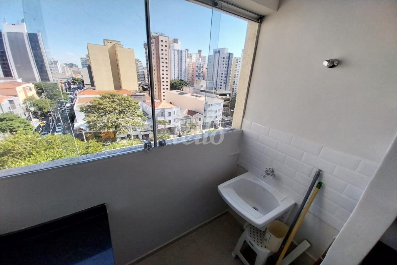 ÁREA SERVIÇO de Apartamento à venda, Padrão com 73 m², 2 quartos e em Pinheiros - São Paulo