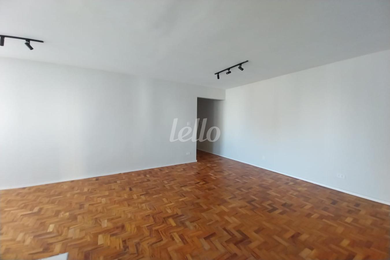 SALA de Apartamento à venda, Padrão com 73 m², 2 quartos e em Pinheiros - São Paulo