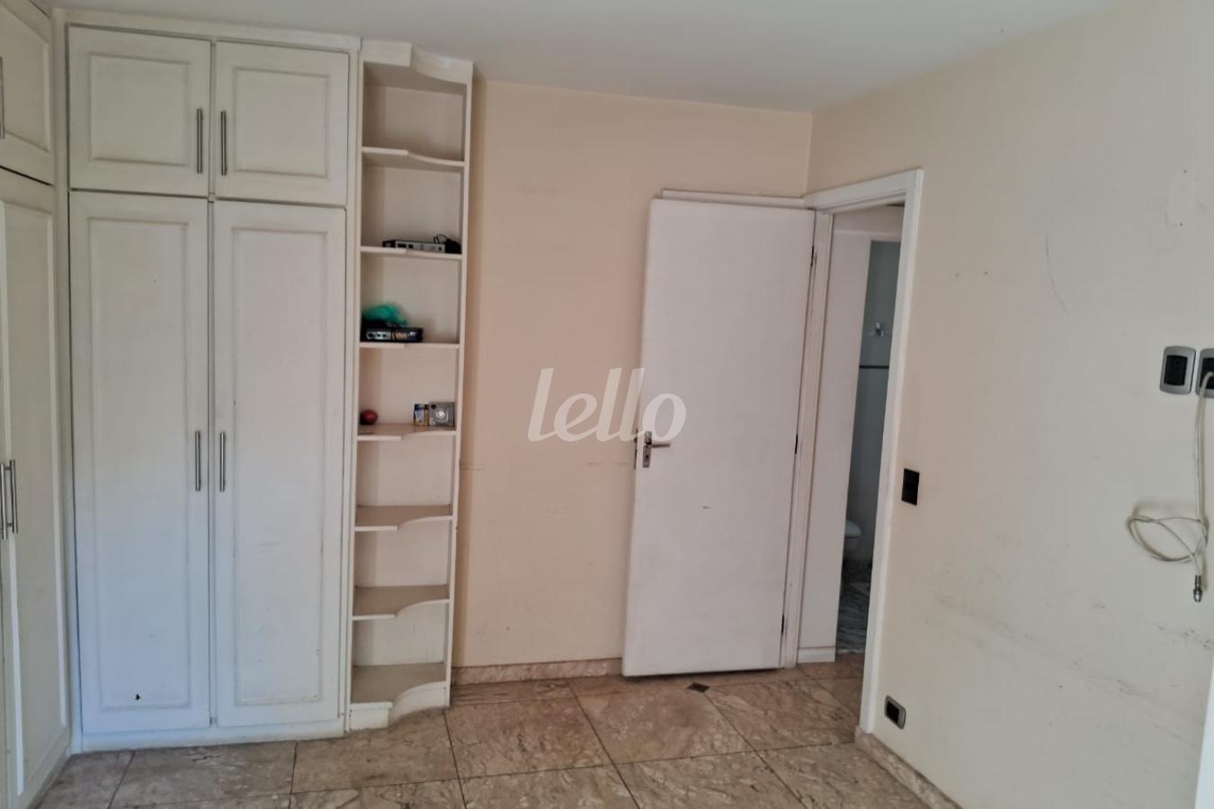 DORMITORIO de Apartamento à venda, Padrão com 56 m², 2 quartos e 2 vagas em Alto de Pinheiros - São Paulo