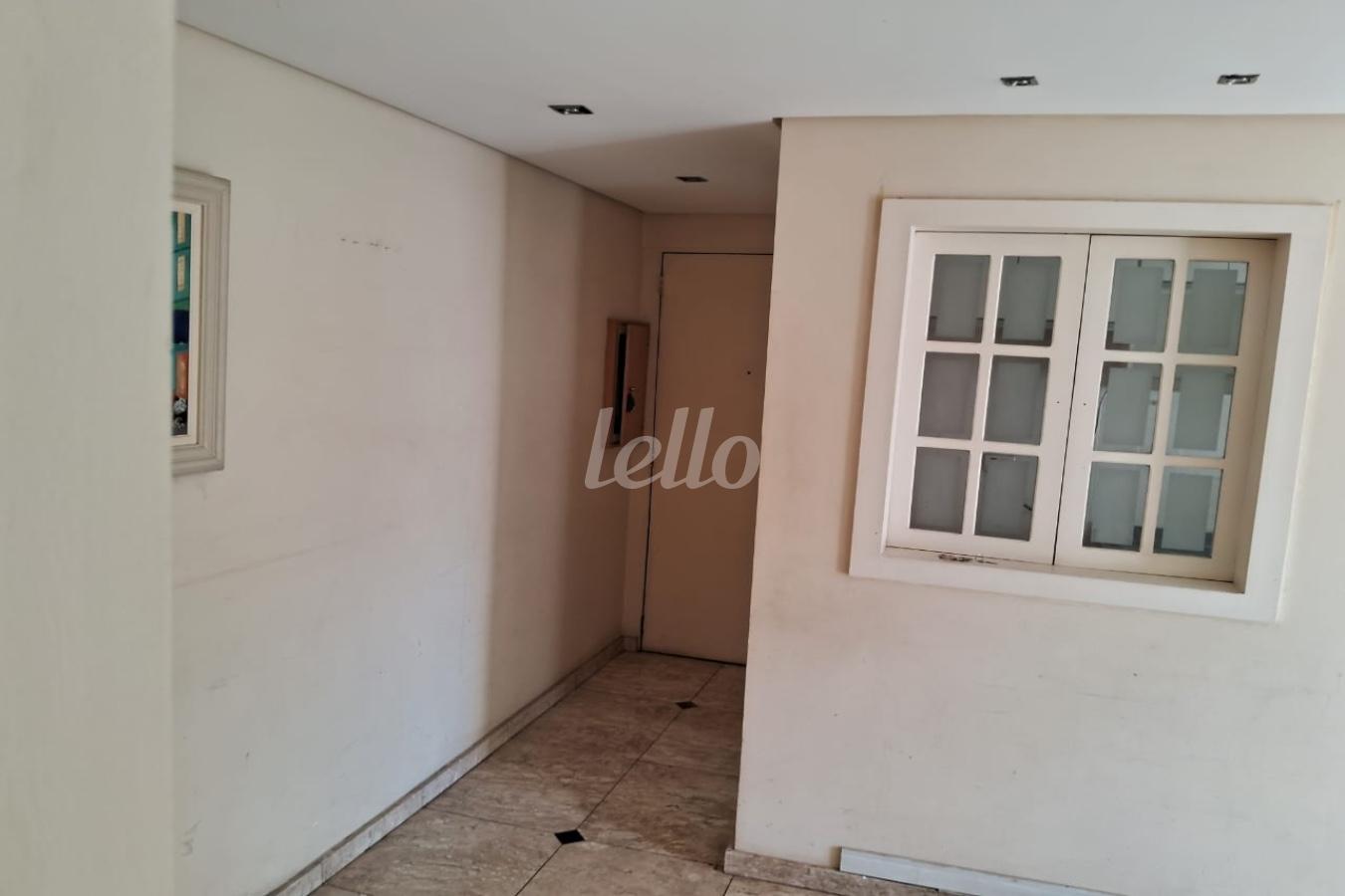 SALA de Apartamento à venda, Padrão com 56 m², 2 quartos e 2 vagas em Alto de Pinheiros - São Paulo