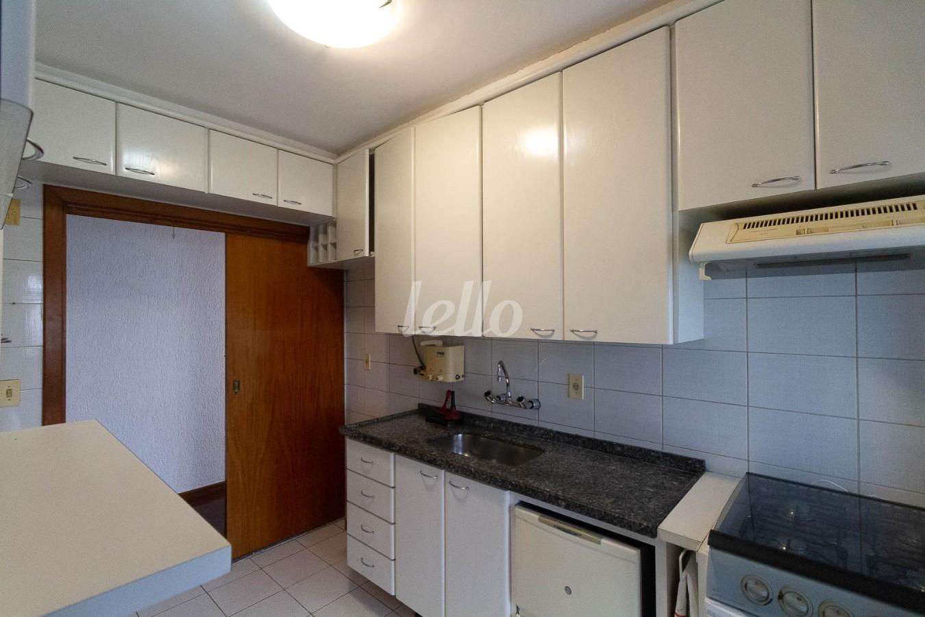 COZINHA de Apartamento para alugar, Padrão com 98 m², 3 quartos e 2 vagas em Saúde - São Paulo