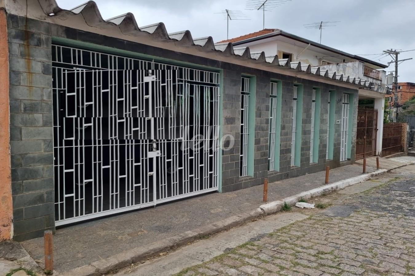 FOTO de Casa à venda, de vila - térrea com 140 m², 2 quartos e 3 vagas em Vila Aurora - São Paulo