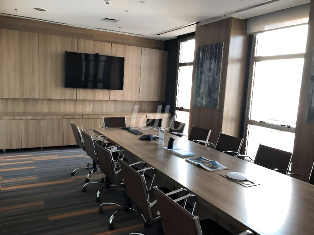 ANDAR de Sala / Conjunto para alugar, Padrão com 700 m², e 19 vagas em Bela Vista - São Paulo