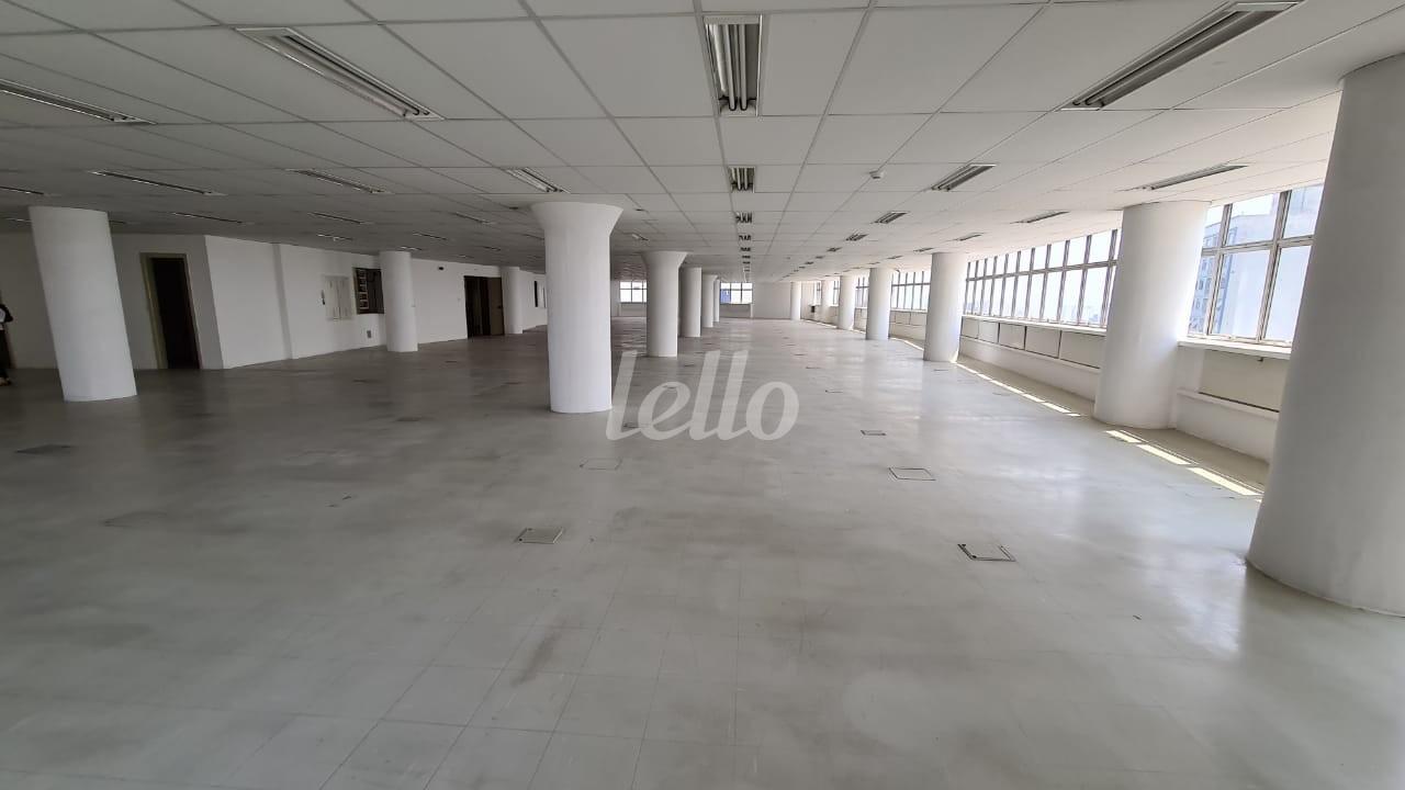 ANDAR de Sala / Conjunto para alugar, Padrão com 929 m², e em República - São Paulo