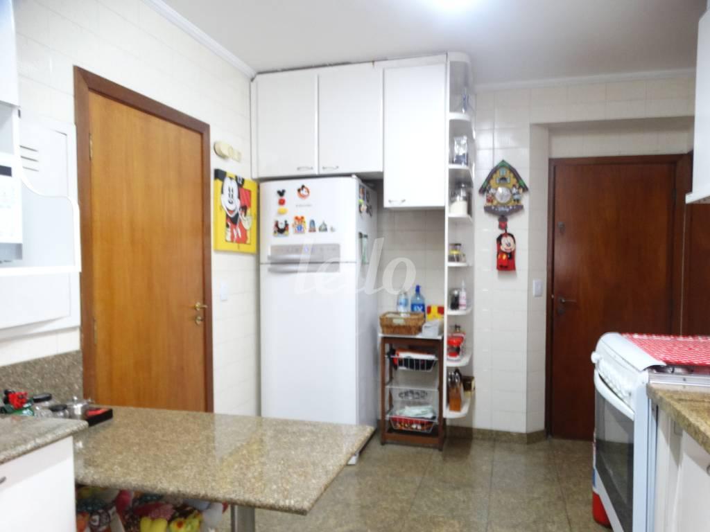 COZINHA de Apartamento à venda, Padrão com 150 m², 4 quartos e 2 vagas em Vila Regente Feijó - São Paulo