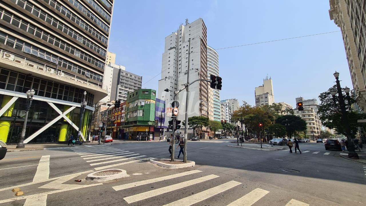 ANDAR de Sala / Conjunto para alugar, Padrão com 971 m², e em República - São Paulo