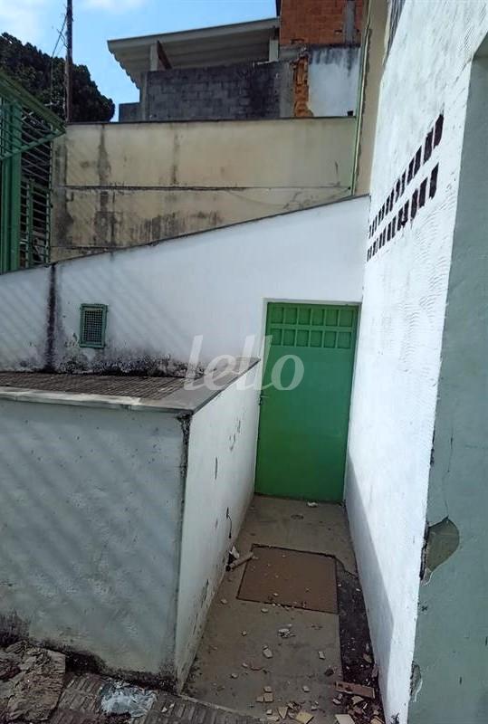 FOTOS (2) de Salão à venda, Padrão com 350 m², e 1 vaga em Parque Peruche - São Paulo