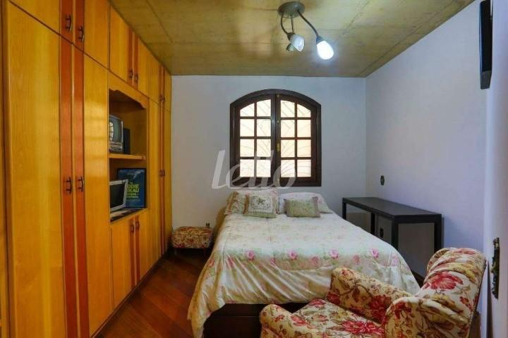 QUARTO de Casa para alugar, sobrado com 400 m², 4 quartos e 5 vagas em Vila Bastos - Santo André