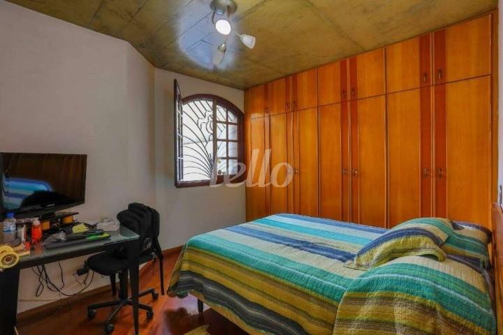 QUARTO de Casa para alugar, sobrado com 400 m², 4 quartos e 5 vagas em Vila Bastos - Santo André