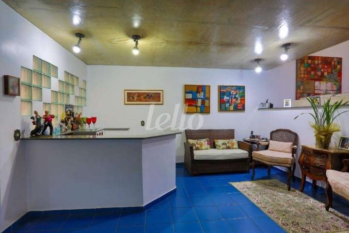 SALA de Casa para alugar, sobrado com 400 m², 4 quartos e 5 vagas em Vila Bastos - Santo André