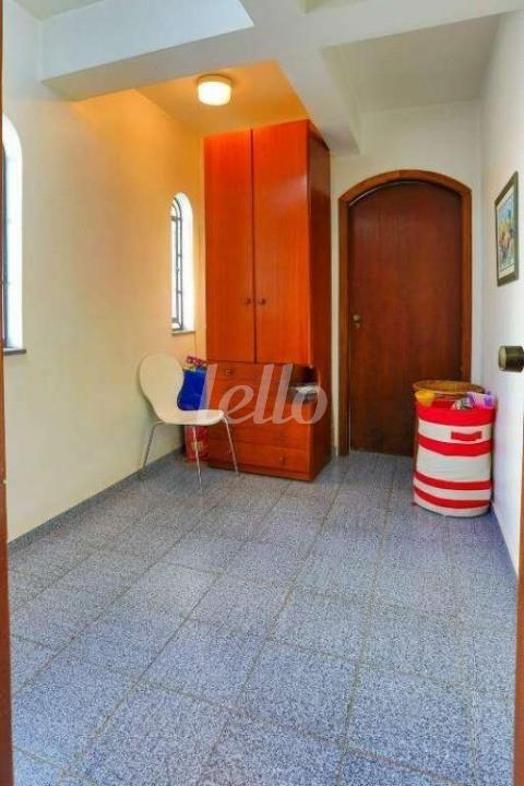 QUARTO de Casa para alugar, sobrado com 400 m², 4 quartos e 5 vagas em Vila Bastos - Santo André