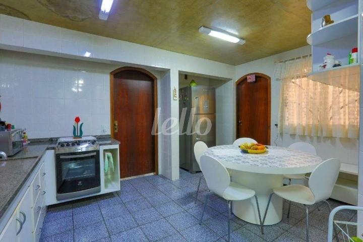 COZINHA de Casa para alugar, sobrado com 400 m², 4 quartos e 5 vagas em Vila Bastos - Santo André