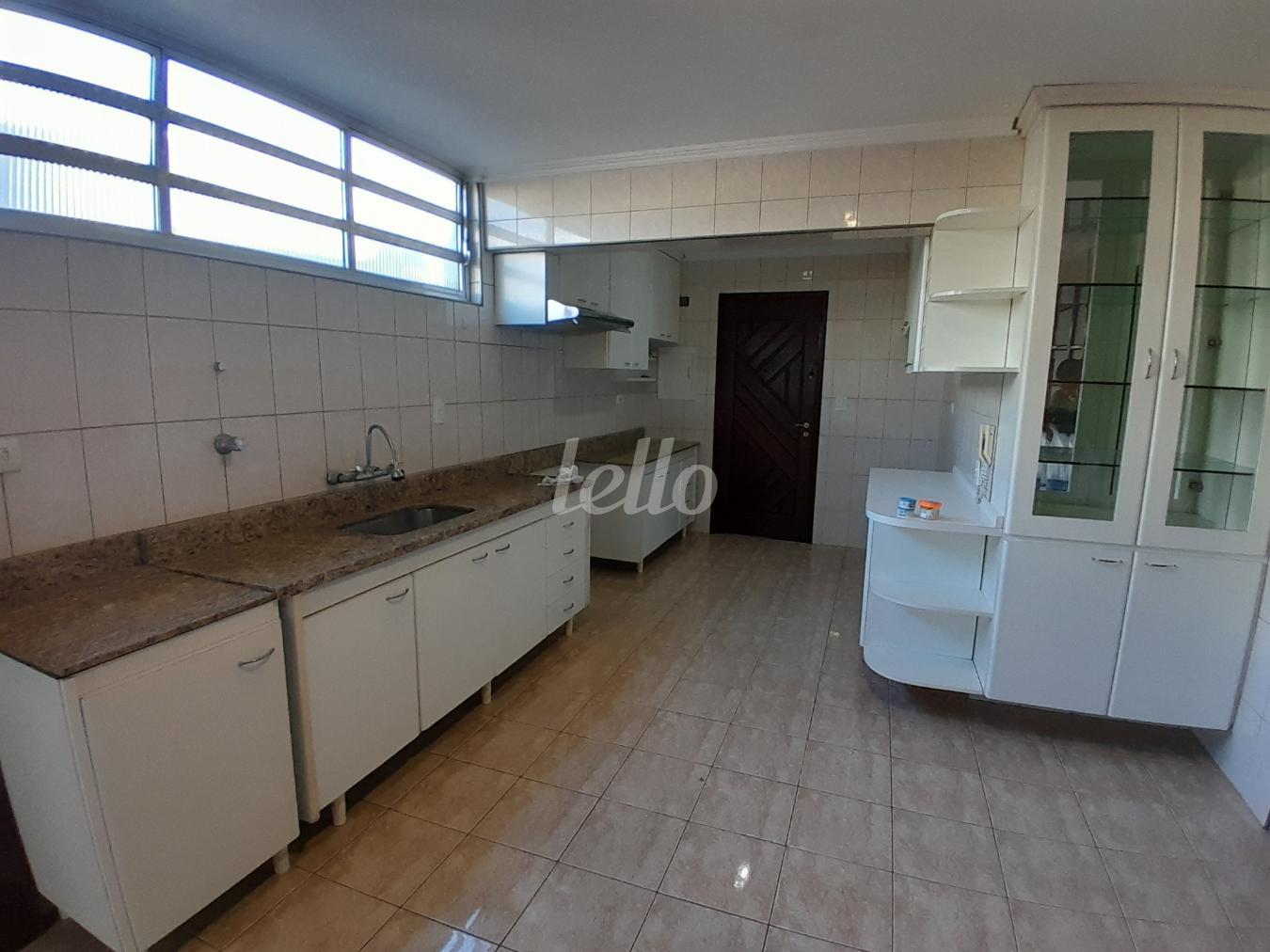 8-COZINHA-001.JPG de Apartamento à venda, Padrão com 117 m², 3 quartos e 1 vaga em Ch Santo Antônio (ZL) - São Paulo