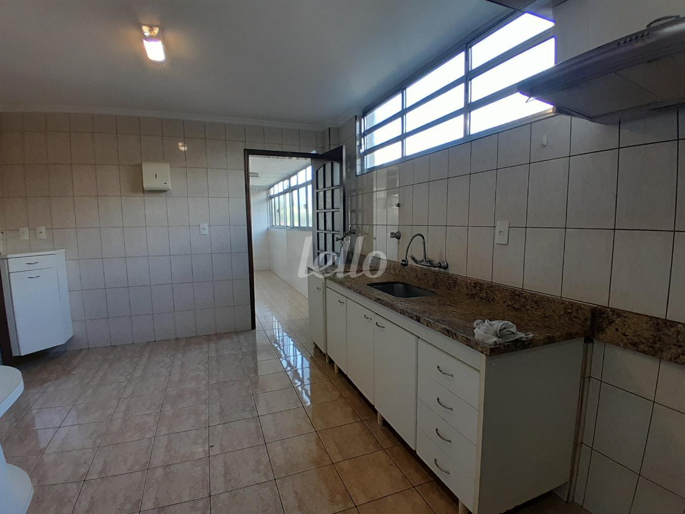 8-COZINHA-002.JPG de Apartamento à venda, Padrão com 117 m², 3 quartos e 1 vaga em Ch Santo Antônio (ZL) - São Paulo