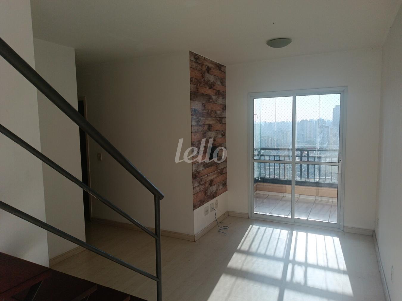 1-SALA-001.JPG de Apartamento para alugar, Duplex com 60 m², 2 quartos e 1 vaga em Parque Independência - São Paulo