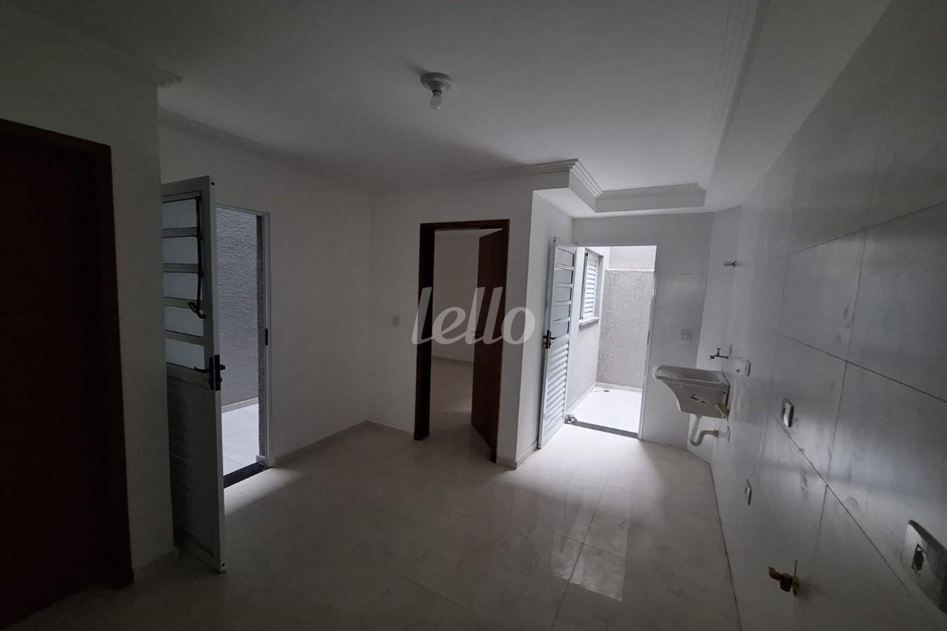 COZINHA E AREA SERVICO de Apartamento à venda, Padrão com 30 m², 1 quarto e em Vila Marieta - São Paulo