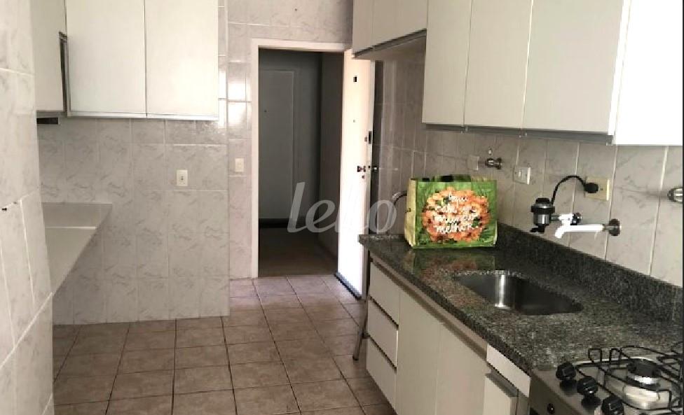 COZINHA de Apartamento à venda, Padrão com 105 m², 3 quartos e 2 vagas em Indianópolis - São Paulo