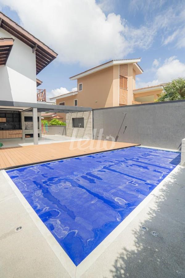 PISCINA de Casa à venda, sobrado com 420 m², 5 quartos e 6 vagas em Parque Residencial Itapeti - Mogi Das Cruzes