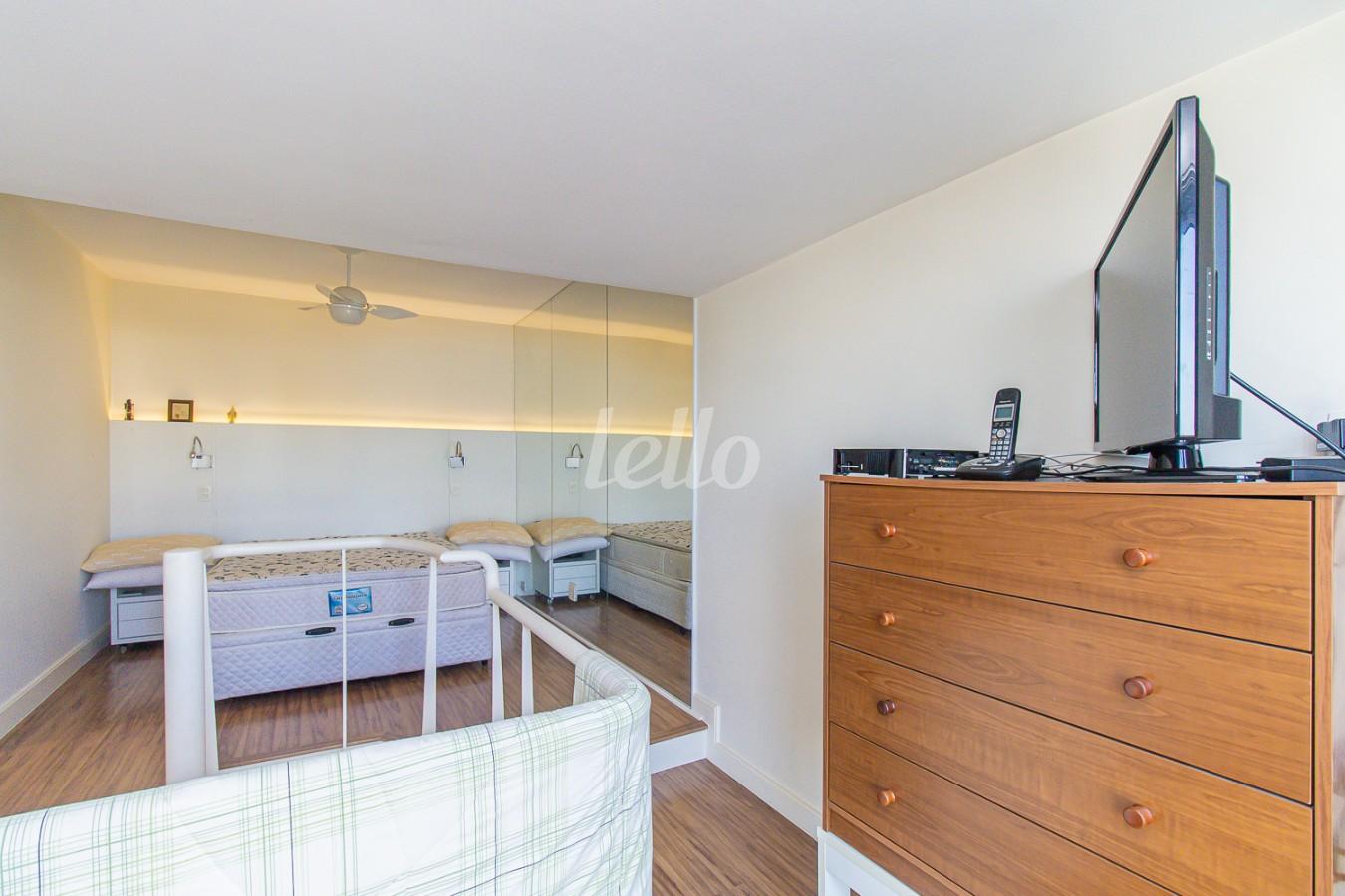 DORMITORIO 1 de Apartamento para alugar, Padrão com 40 m², 1 quarto e 1 vaga em Vila Clementino - São Paulo