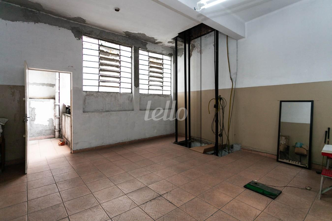 SALA de Loja para alugar, Padrão com 250 m², e 10 vagas em Lot Caminhos de San Conrado - Campinas