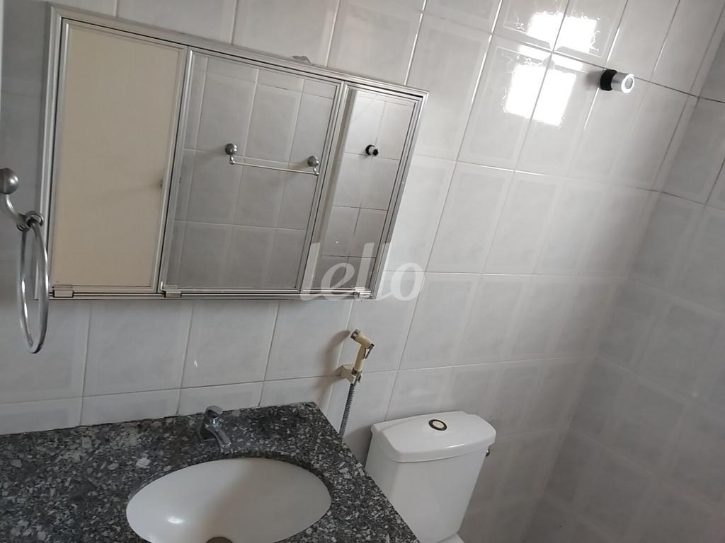 8-BANHEIRO-002.JPG de Apartamento para alugar, Padrão com 70 m², 2 quartos e 1 vaga em Mandaqui - São Paulo