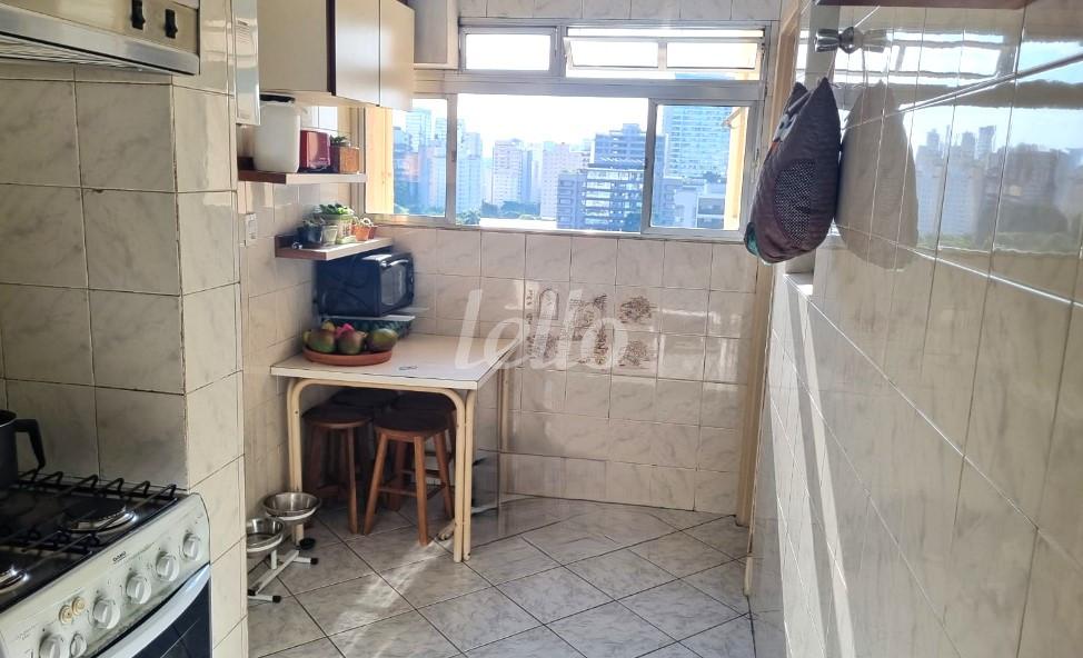 COZINHA de Apartamento à venda, Padrão com 92 m², 3 quartos e 1 vaga em Campo Belo - São Paulo