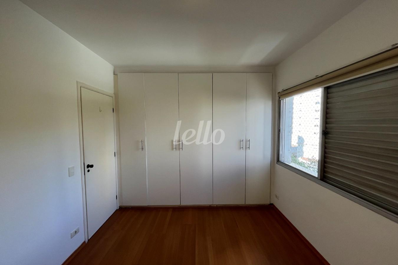 DORMITORIO 1 de Apartamento para alugar, Padrão com 130 m², 4 quartos e em Vila Suzana - São Paulo