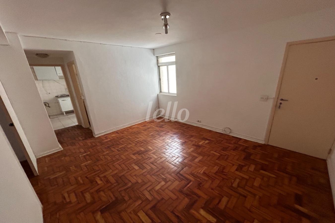 SALA de Apartamento à venda, Padrão com 70 m², 2 quartos e 1 vaga em Vila Buarque - São Paulo