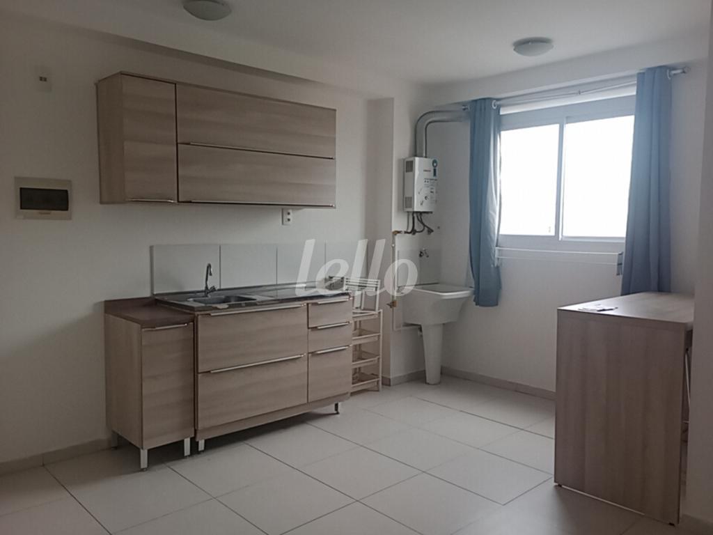 COZINHA / ÁREA DE SERVIÇO de Apartamento à venda, Padrão com 33 m², 1 quarto e em Brás - São Paulo