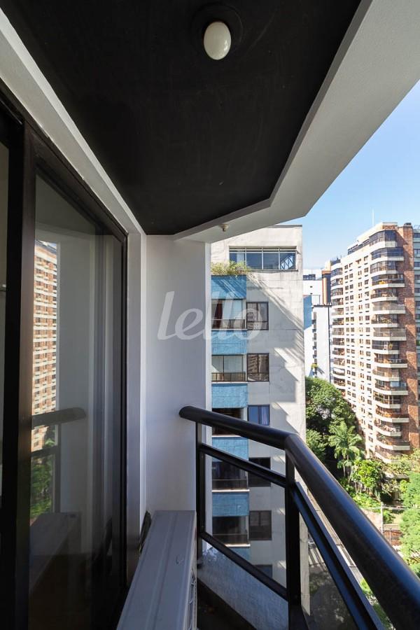 SACADA de Apartamento para alugar, Padrão com 39 m², 1 quarto e 1 vaga em Vila Nova Conceição - São Paulo