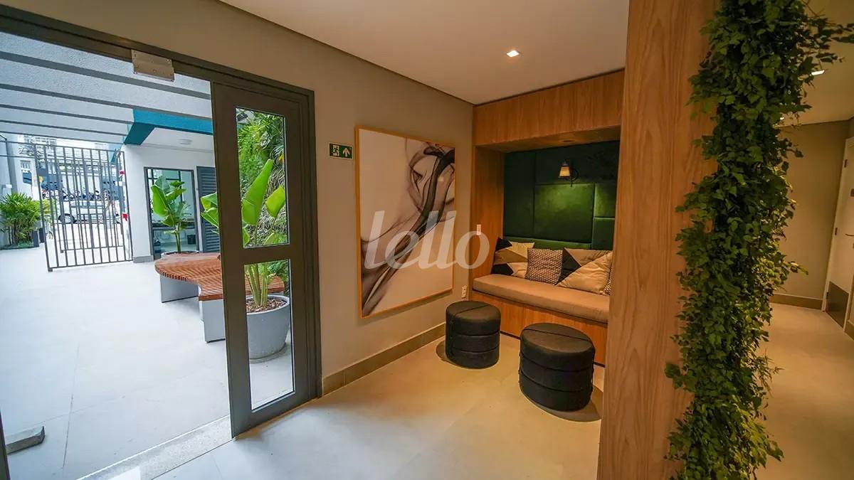 RAIZES-TUCURUVI-FIGUEIRA-LOBBY-1-COPY