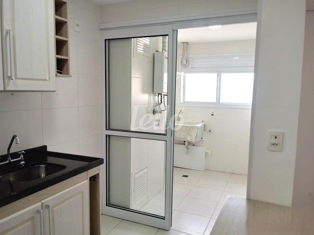 F de Apartamento à venda, Padrão com 65 m², 2 quartos e 1 vaga em Vila Ester (zona Norte) - São Paulo