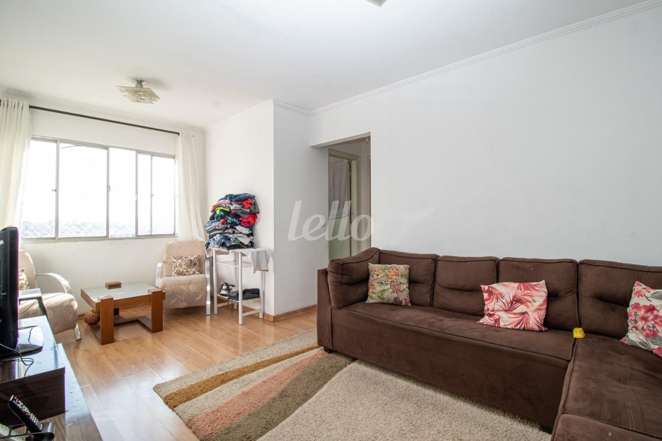 SALA de Apartamento à venda, Padrão com 78 m², 2 quartos e 1 vaga em Vila Bruna - São Paulo