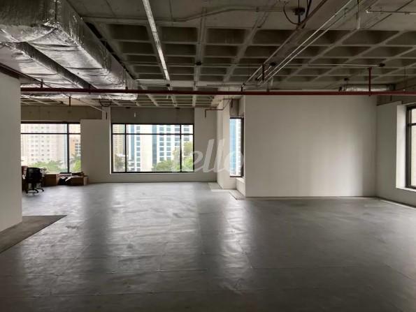 ANDAR de Sala / Conjunto à venda, Padrão com 385 m², e 14 vagas em Indianópolis - São Paulo