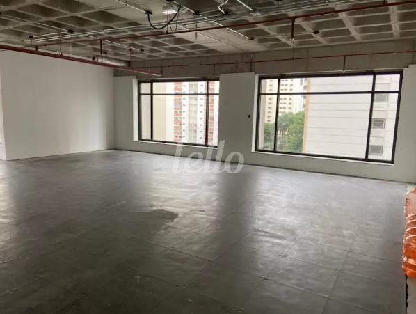 ANDAR de Sala / Conjunto à venda, Padrão com 385 m², e 14 vagas em Indianópolis - São Paulo