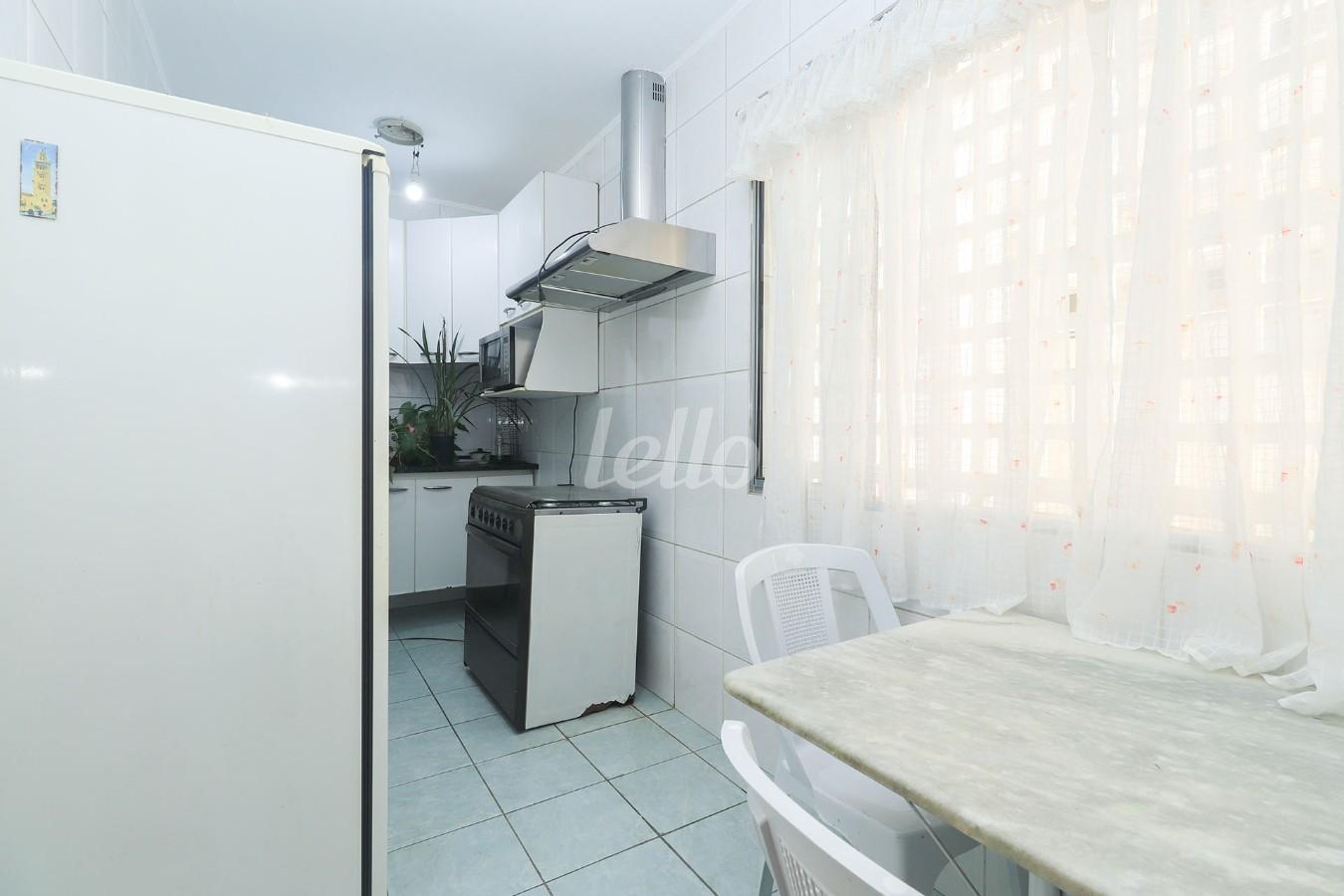 COZINHA de Apartamento para alugar, Padrão com 167 m², e 1 vaga em Pinheiros - São Paulo