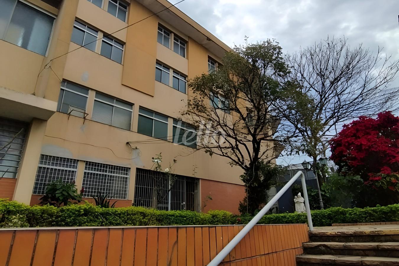 FACHADA de Prédio Comercial para alugar, Monousuário com 1587 m², e em Vila Barbosa - São Paulo