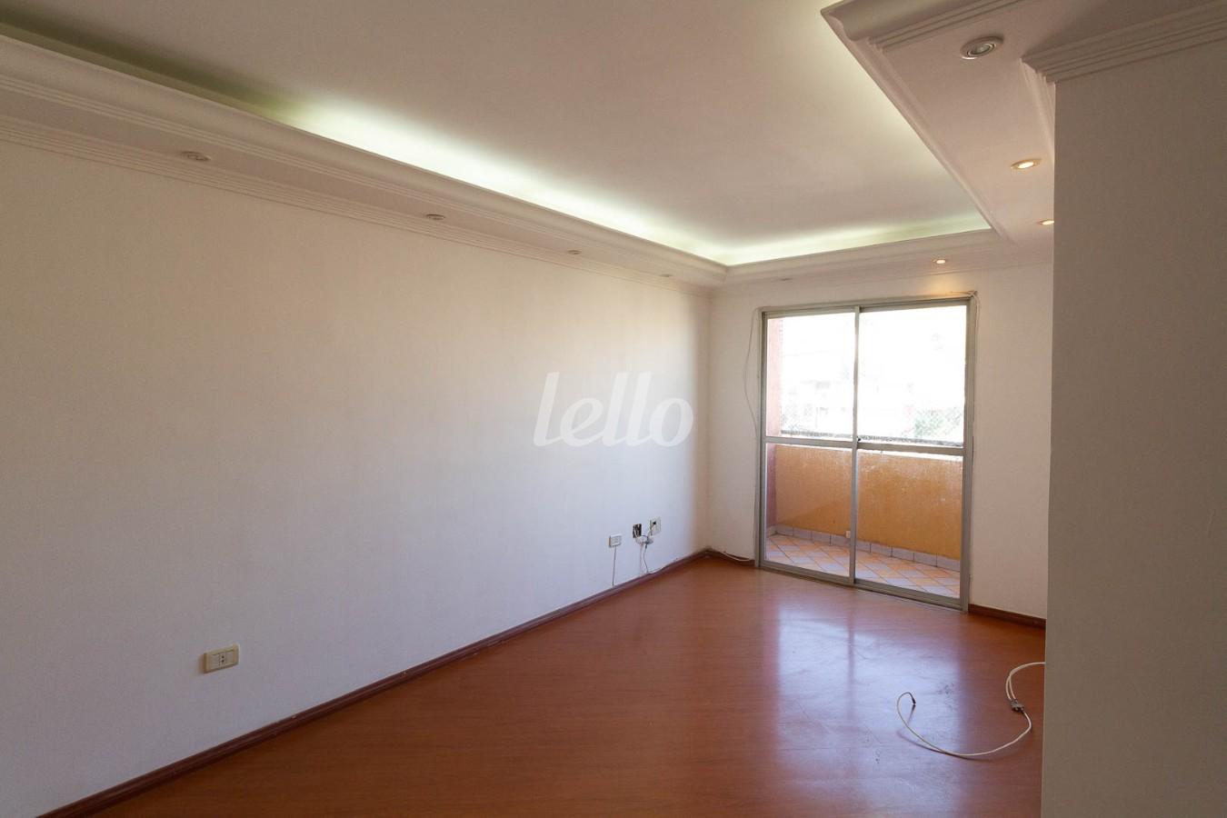 SALA de Apartamento à venda, Padrão com 68 m², 3 quartos e 2 vagas em Vila Aurora - São Paulo